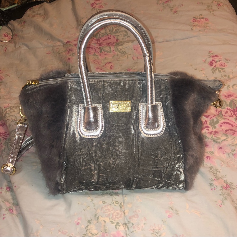 NWOT- Luv Betsey by Betsey Johnson purse/cross